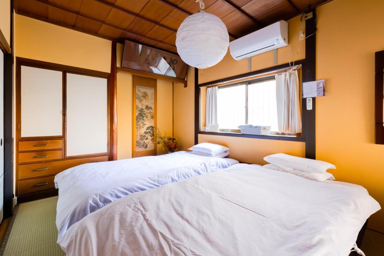 Appartamento Family House Osaka Esterno foto